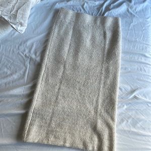 Cozy knit skirt